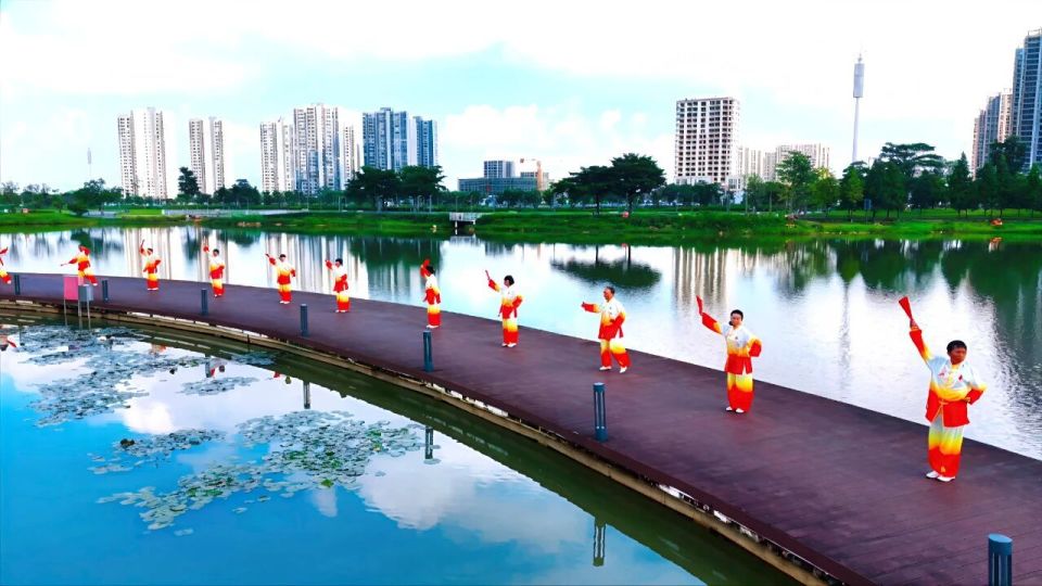 吸引晨练市, src