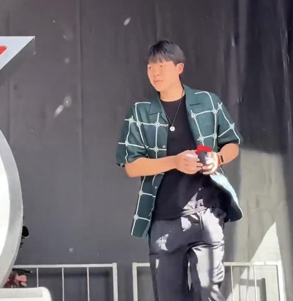 杨瀚森携手 杨瀚森携手