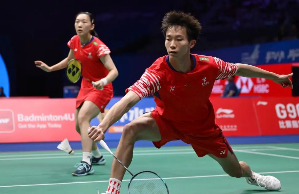 魏雅欣捧起, 晋级决赛 魏雅欣捧起, 晋级决赛